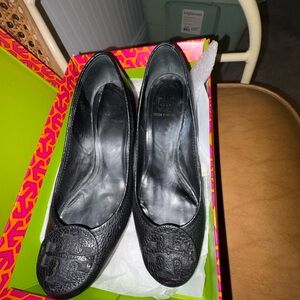 Tory Burch wedged black leather shoes. Size 9.